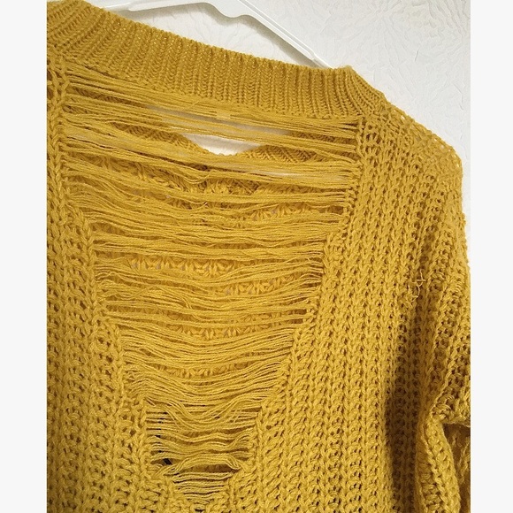Mustard-Yellow Knit Top🌻💛 - Picture 3 of 3